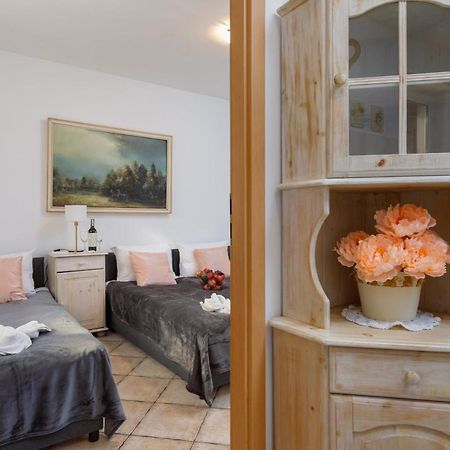 Apartment With Veranda Torunska Pobierowo By Noclegi Renters Exterior photo